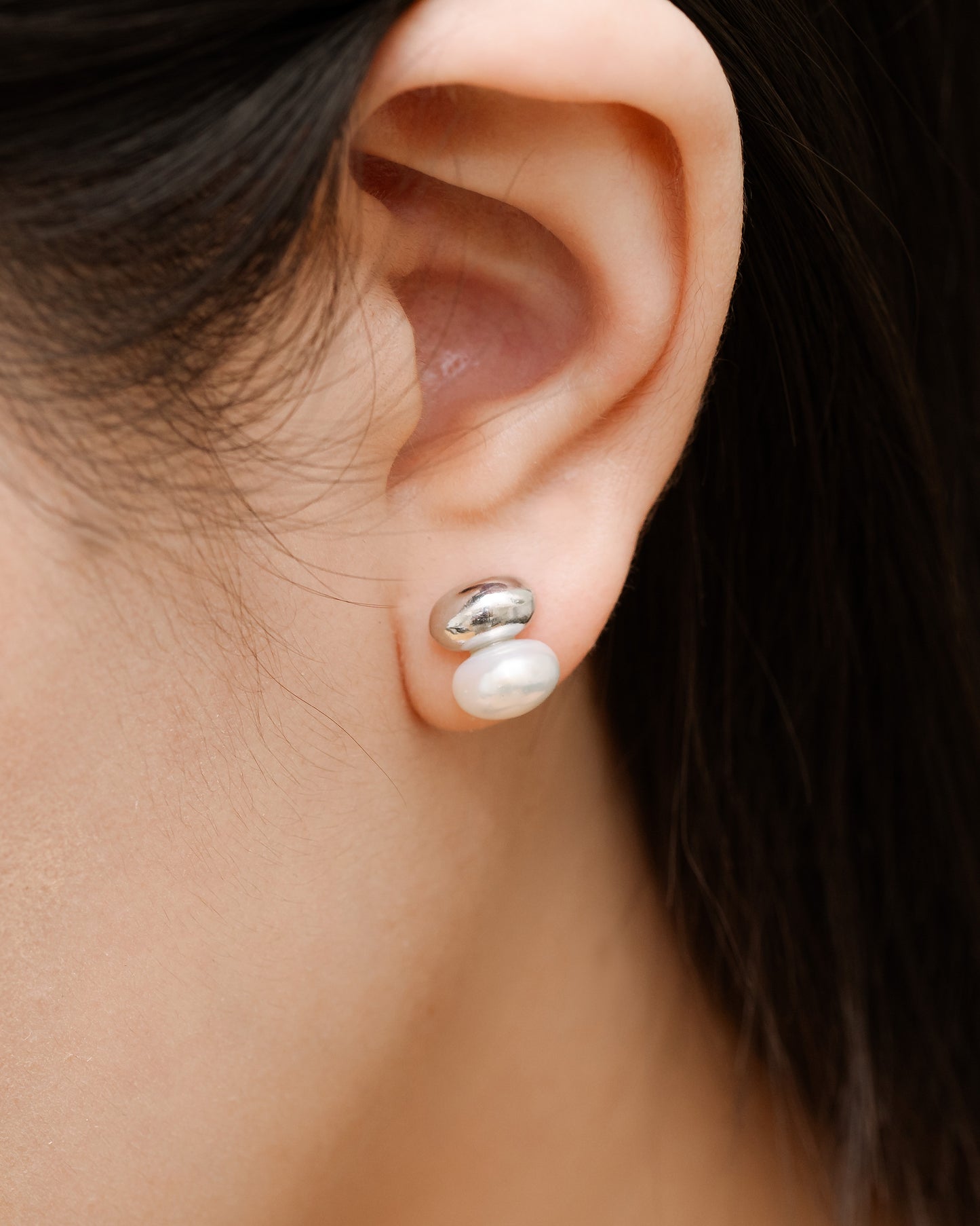 Glintz Pebble Pearl Earrings