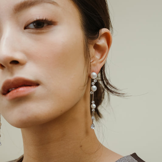 Glintz Tear Drop Long Earrings M