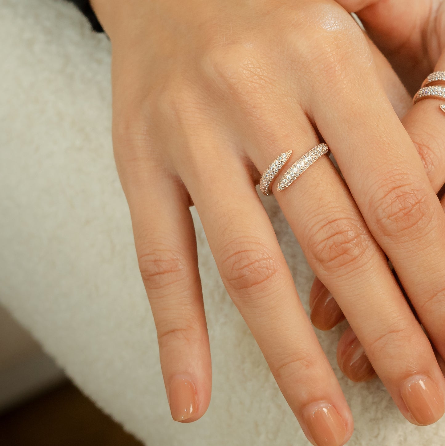 Glintz Le Frise Single loop ring