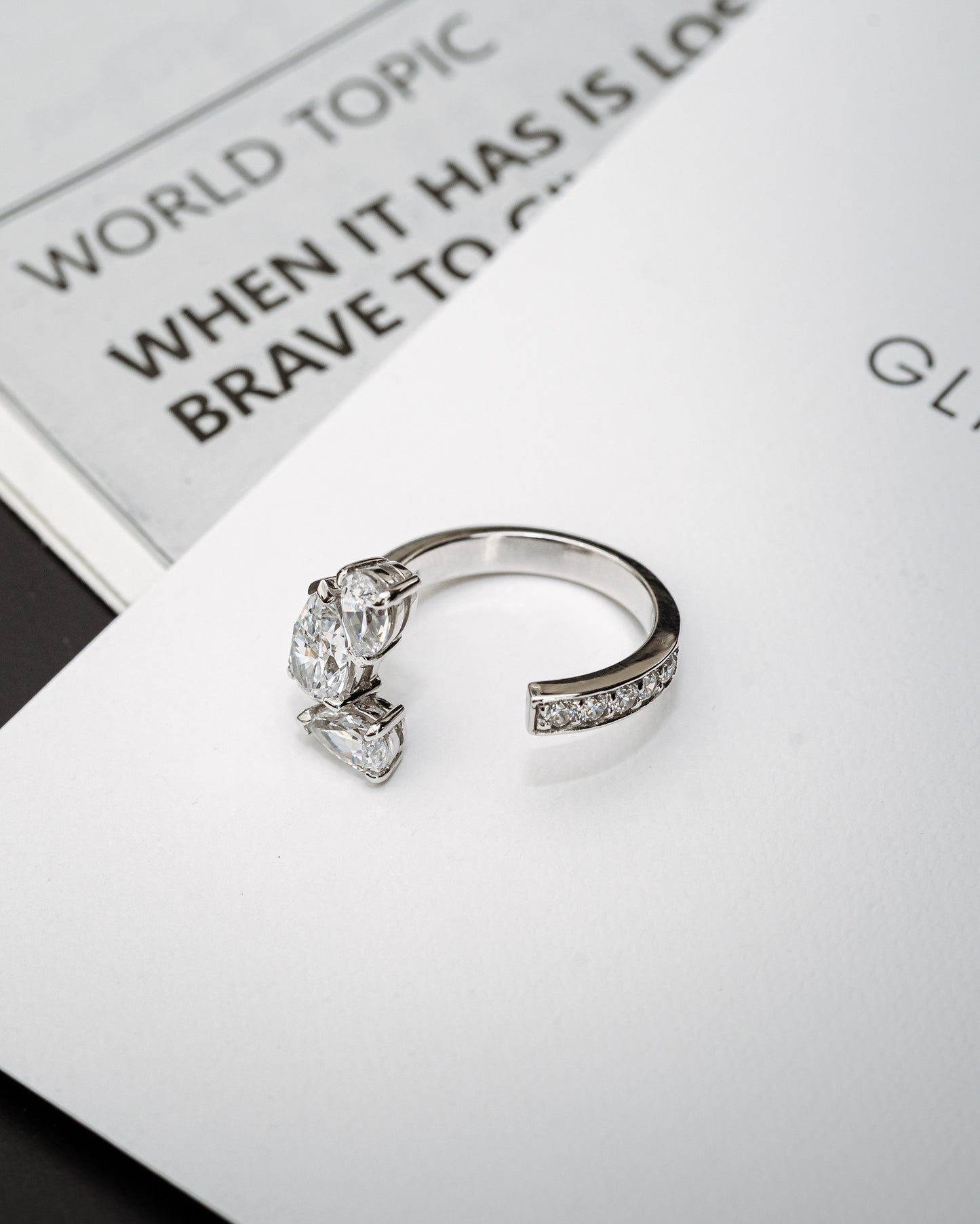 Glintz Lumen Dainty Ring