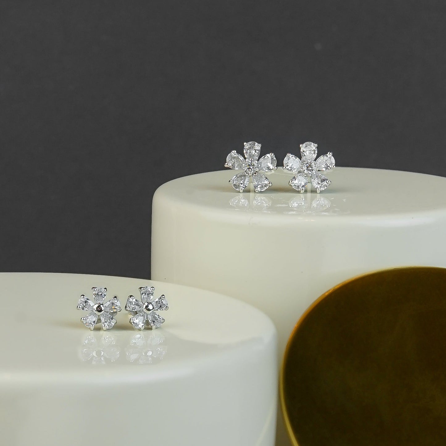 Glintz Fleur de lis Small Flower Stud Earrings 0.7cm