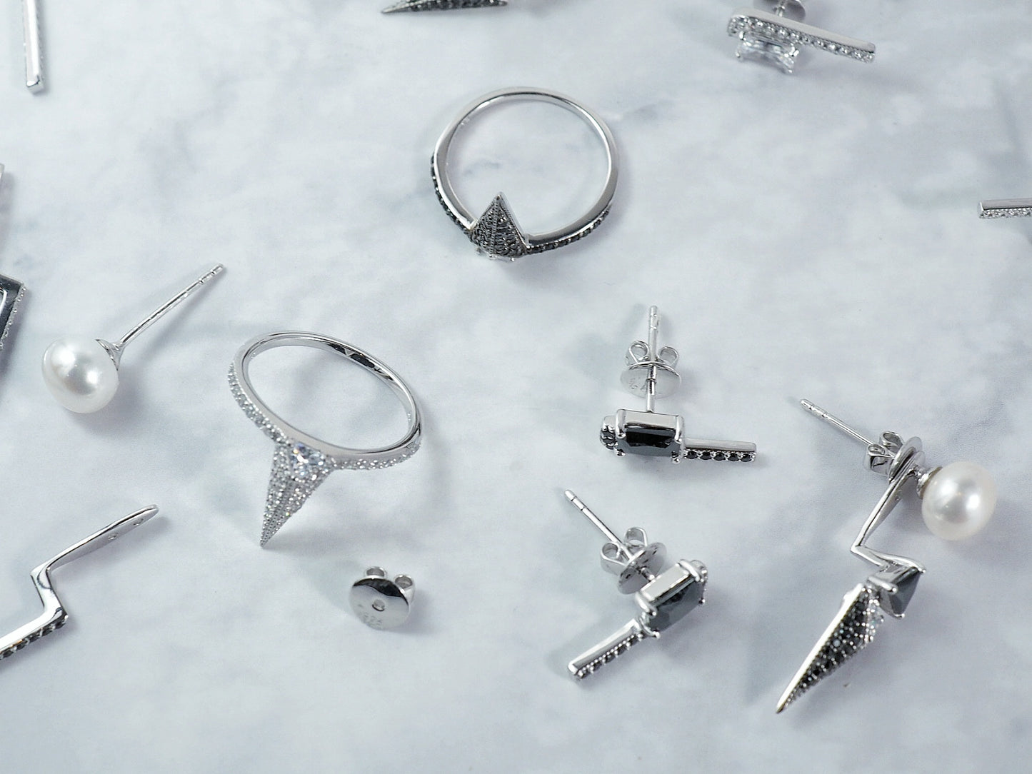 Glintz Razor Earrings