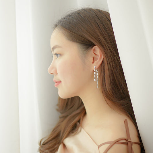 Glintz Chime Earrings in White