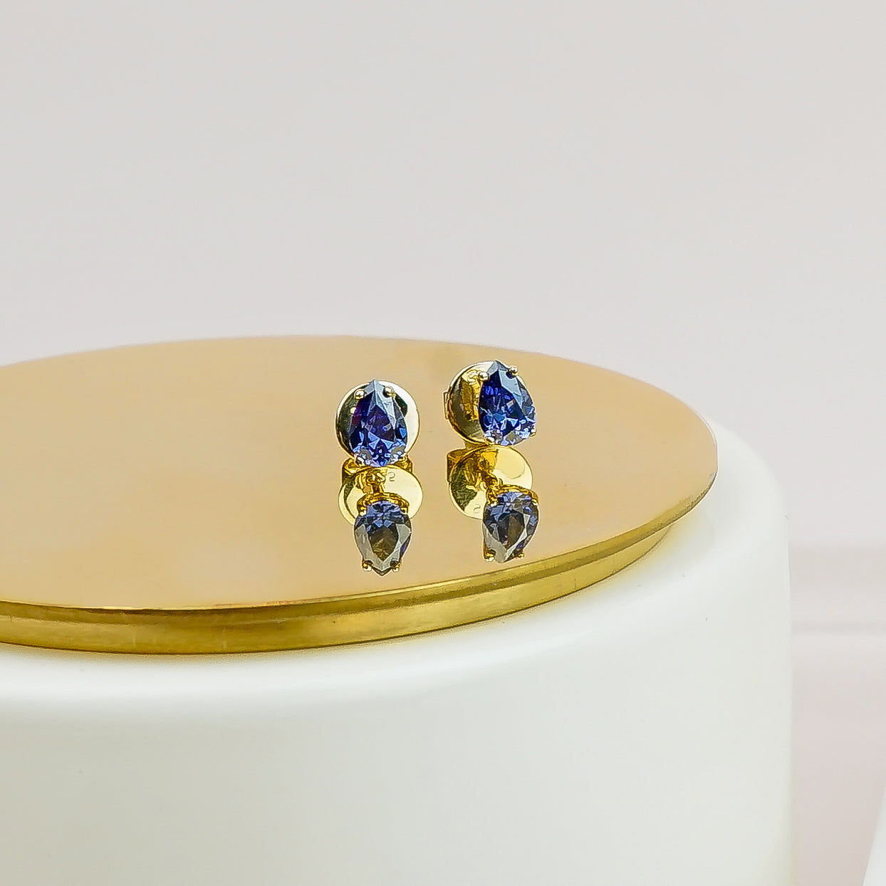 Glintz Bijoux Bisou Pear Cut Studs 4x6mm Earrings in Multi Color