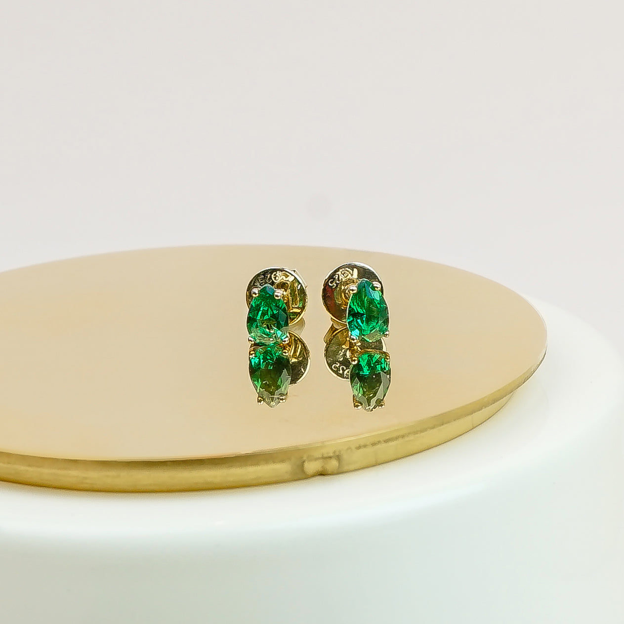 Glintz Bijoux Bisou Pear Cut Studs 4x6mm Earrings in Multi Color