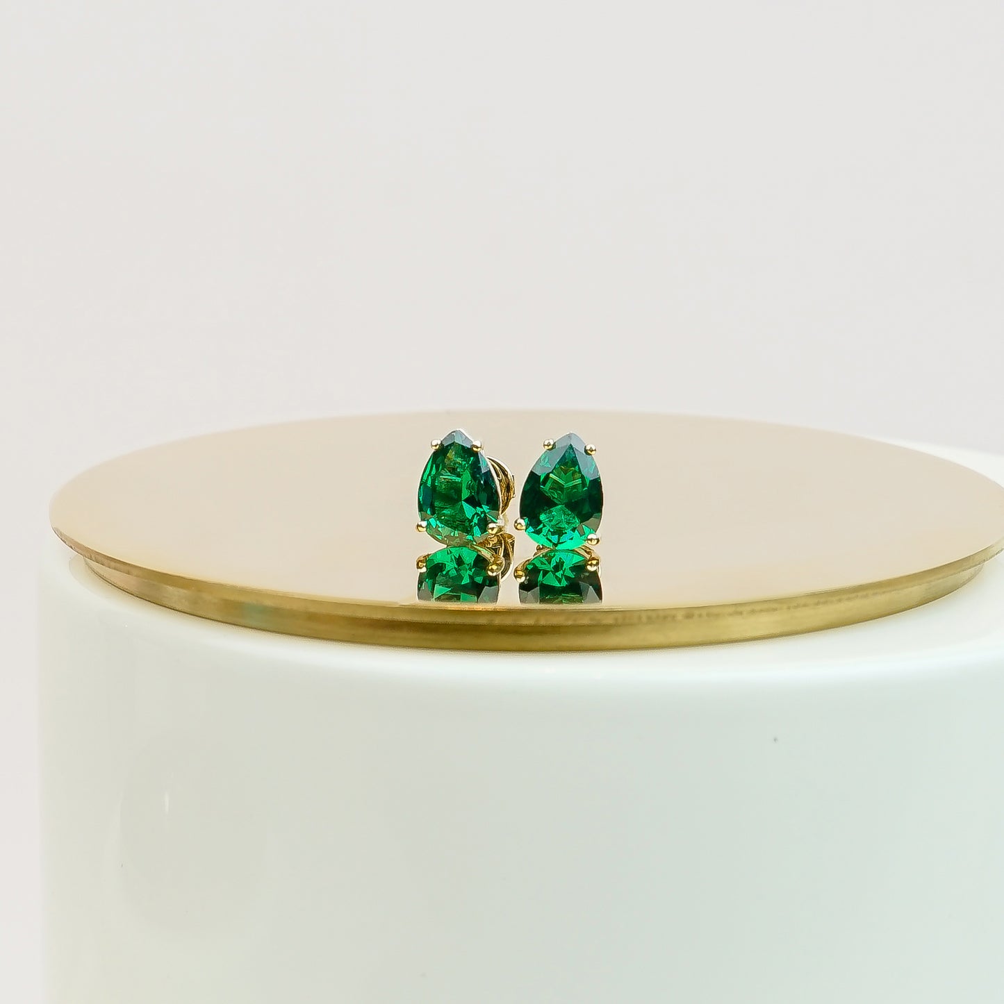 Glintz Bijoux Bisou Pear Cut Studs7x9mm Earrings in muli-Color