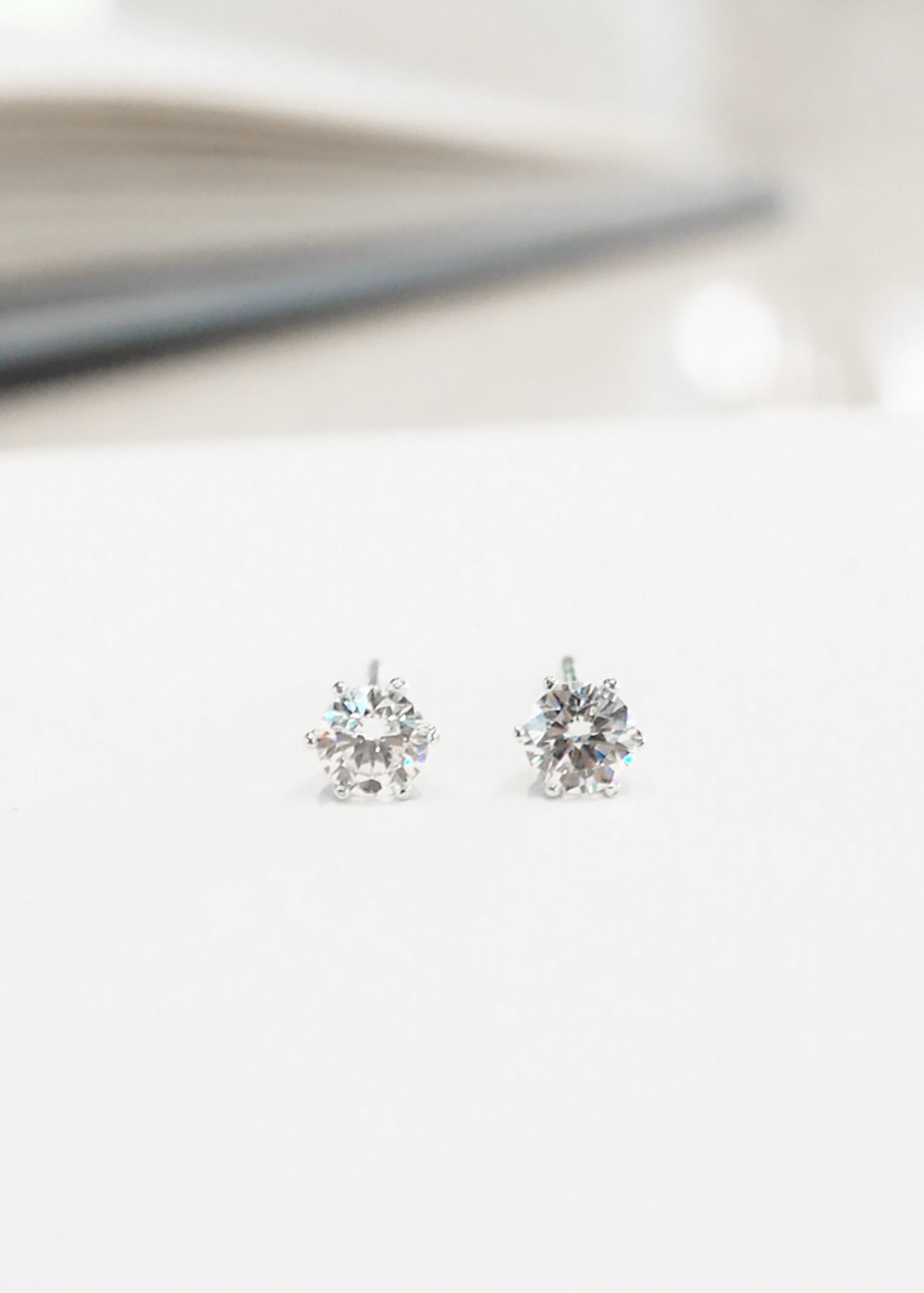 Glintz Bijoux Bisou Round Studs 4.5mm Earrings
