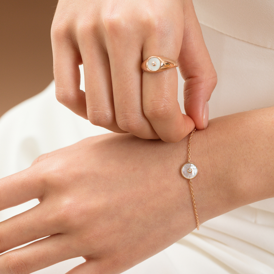 Glintz Pearlescent Round Bracelet