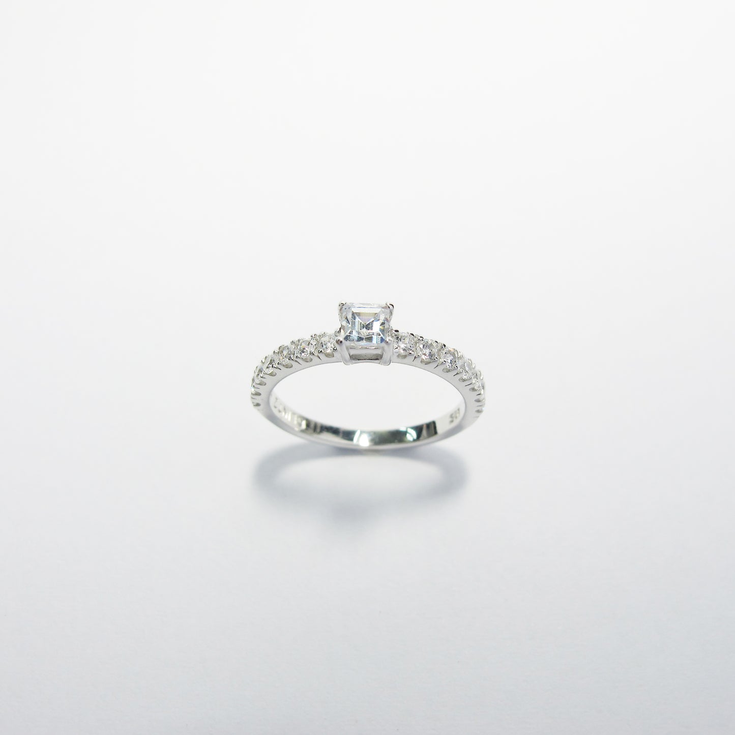 Glintz Trio Princess Cut Ring