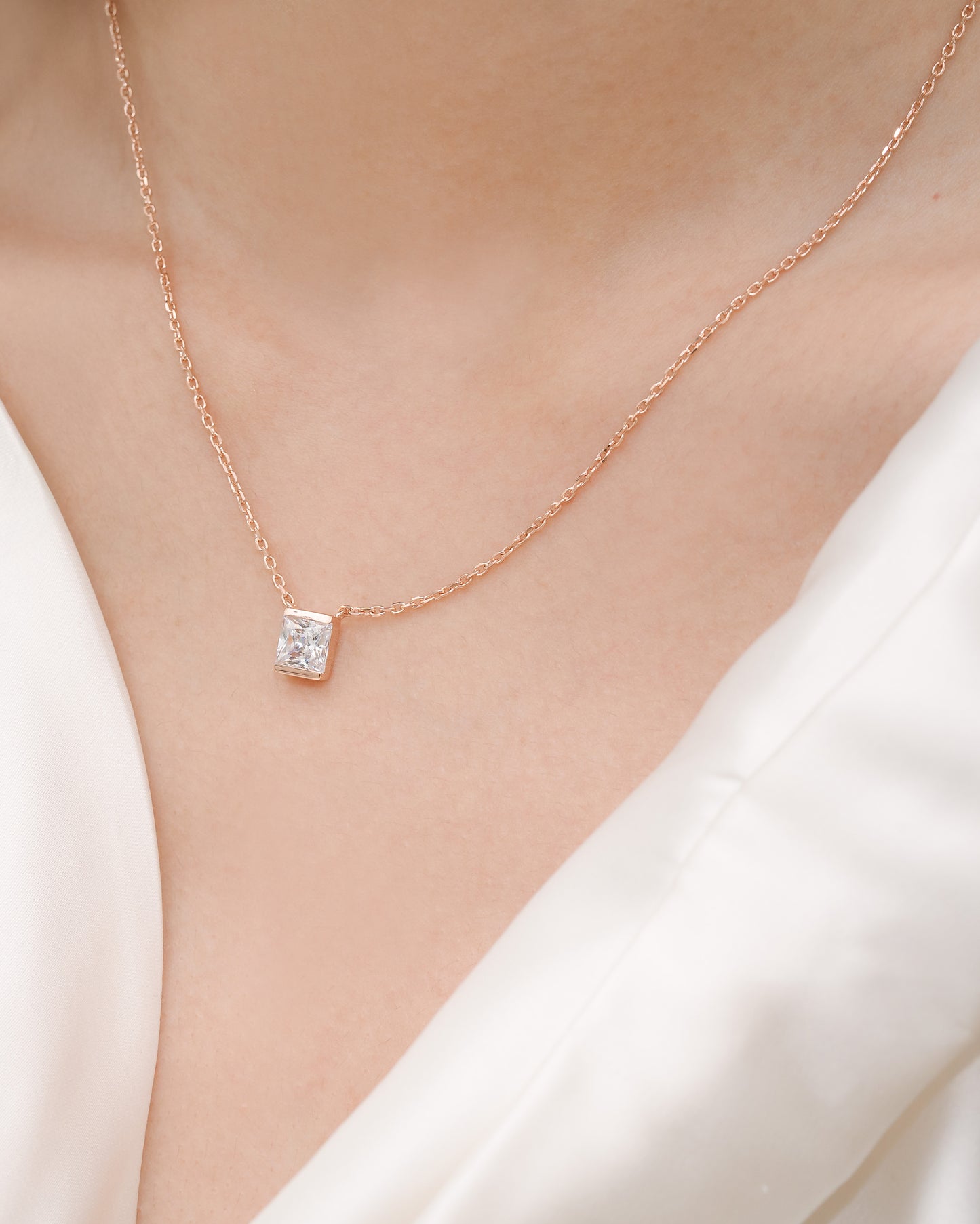 Glintz Bare Necklace